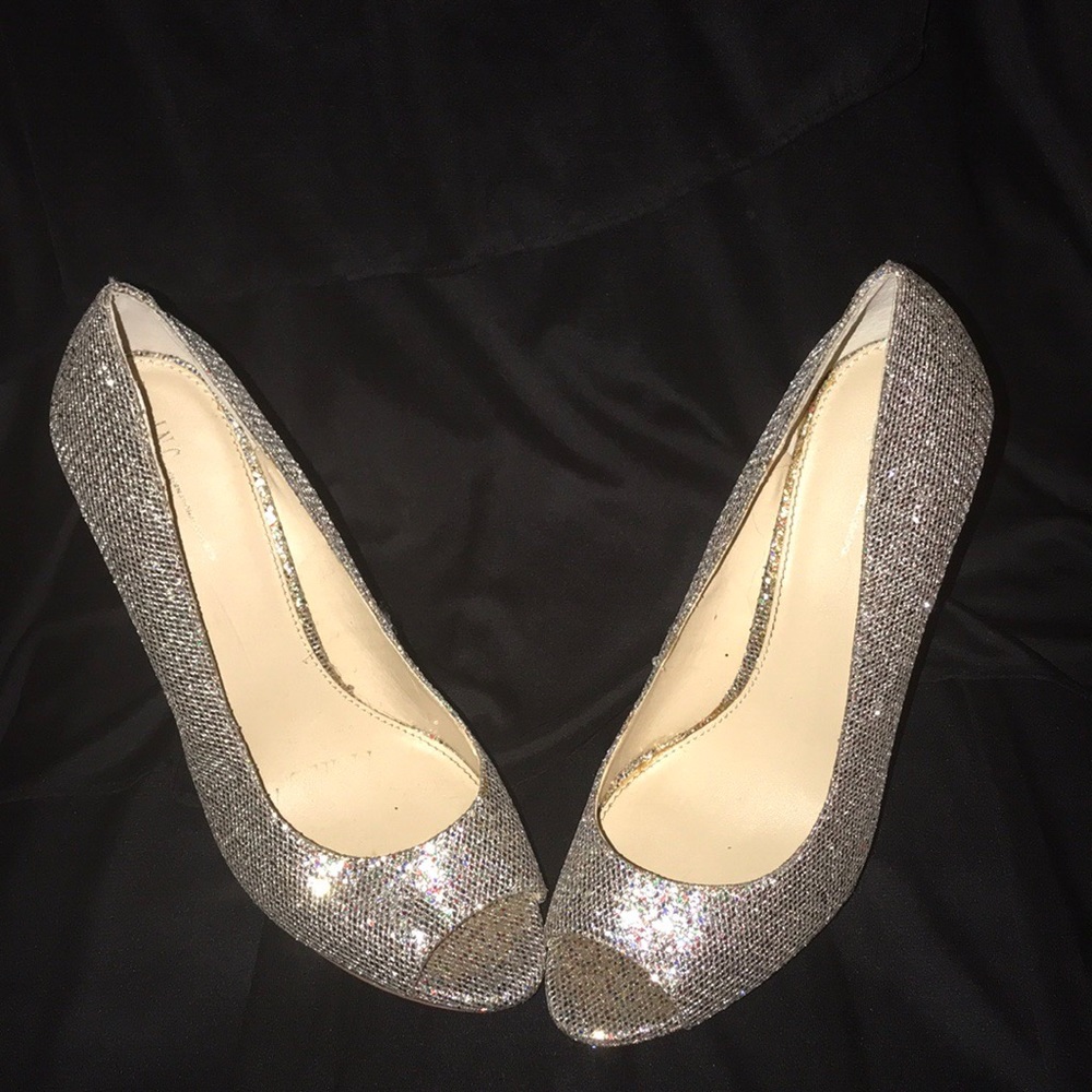 Shoes - Picture 2 of 4
